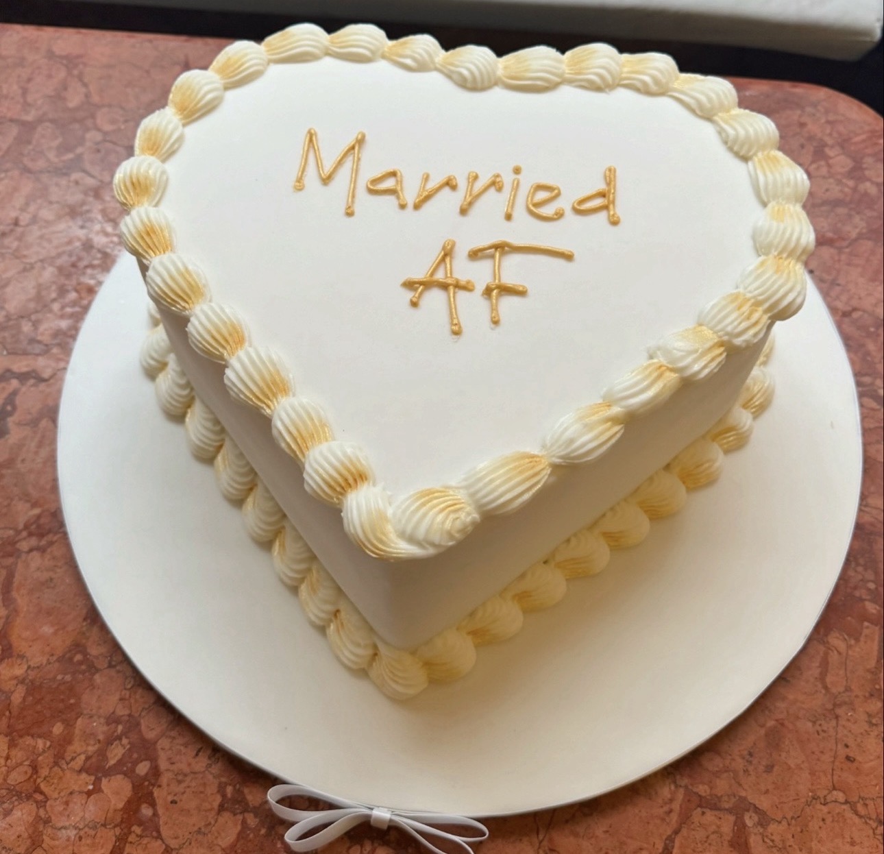 White and gold Married AF heart cake